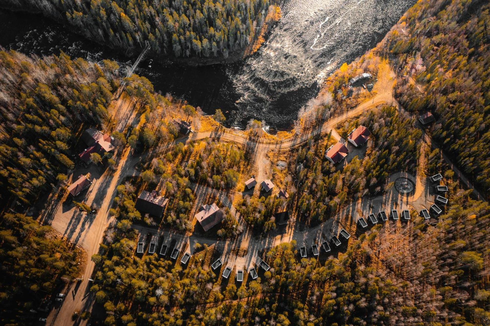 רובניימי Vaattunki Wilderness Resort מראה חיצוני תמונה